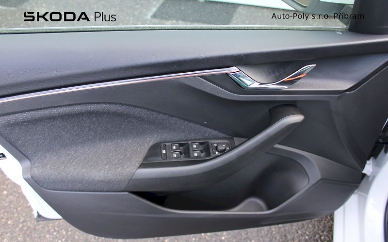 Škoda Scala (2025) Top Selection 1.0TSI / 85kW 6° - fotka 9 z 24