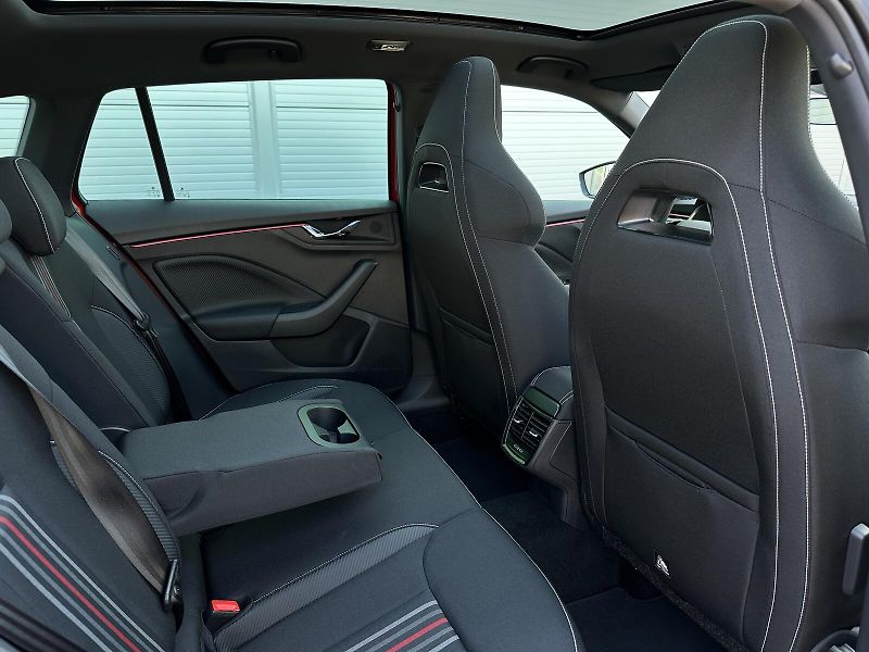 Škoda Scala 1.0TSi DSG Monte Carlo 116PS M - fotka 39 z 42