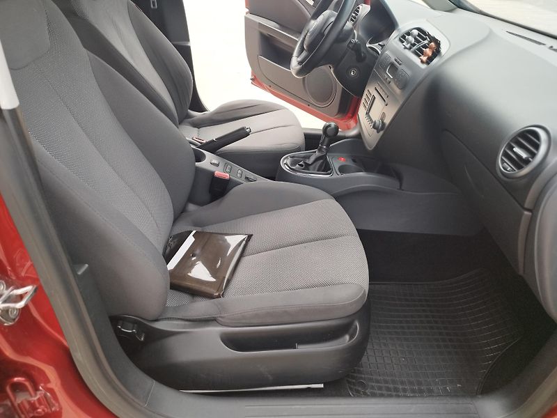 Seat Leon 1.6i.LPG,volat-608 081 843 - fotka 13 z 18