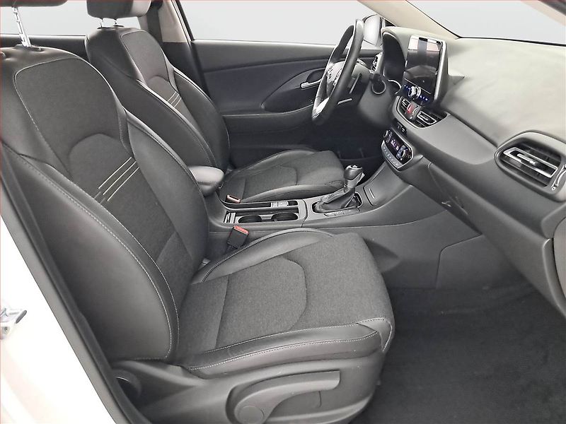 Hyundai i30 (2023) Style 1.5 T-GDI, Automat, ČR - fotka 9 z 23