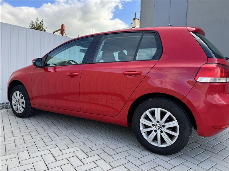 Volkswagen Golf 1,4 i 16V TRENDLINE 1.maj. ČR - fotka 18 z 50