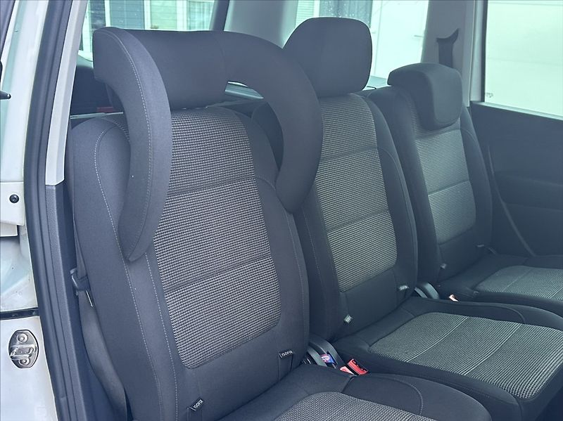 Volkswagen Sharan 2,0 TDI 140PS  Comfortline DSG - fotka 19 z 48