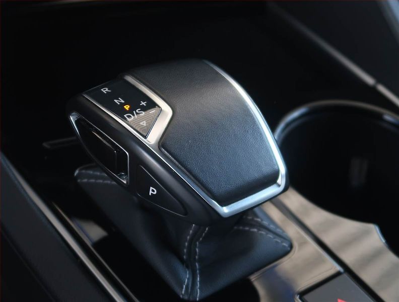 Volkswagen Touareg (2019) R-Line 3.0 TDI - fotka 13 z 27
