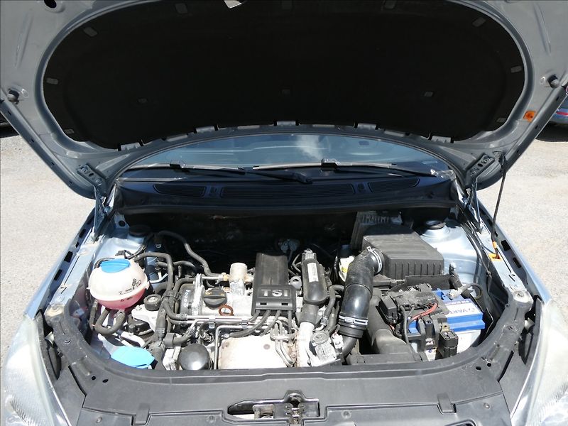 Škoda Fabia 1,2 Tsi 63kW SPORT,digi.klima - fotka 31 z 36