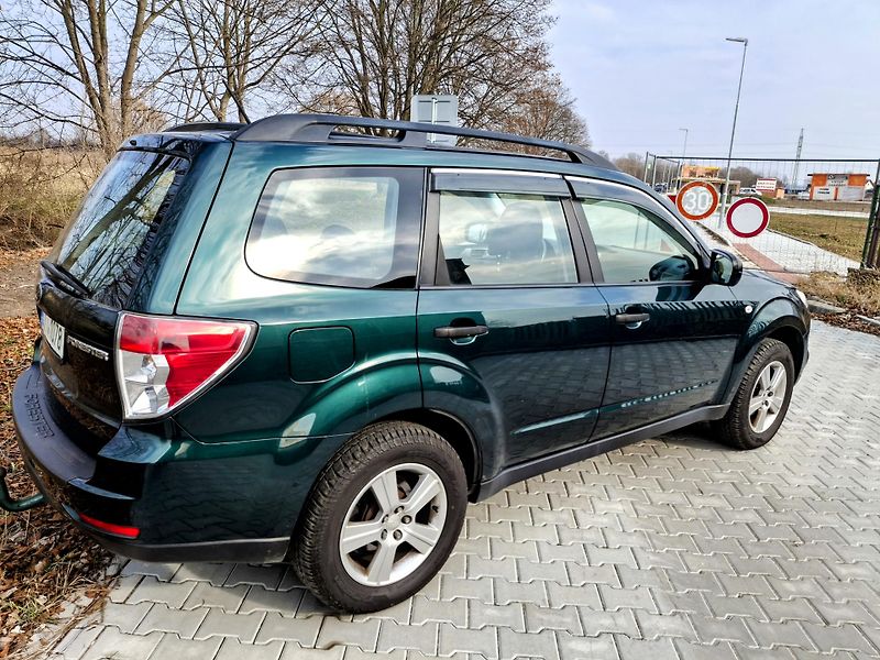 Subaru Forester 2.0 110 kw 4x4 Rezervace - fotka 21 z 38