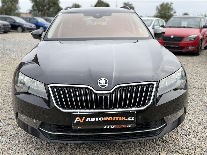 Škoda Superb 2,0 140kW DSG NAVI EL.KUFR - fotka 2 z 34