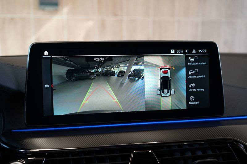 BMW M5 Competition xDrive, B&W, HUD - fotka 25 z 47