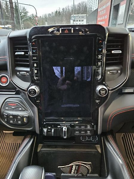 RAM 1500 (2022) TRX 6.2 - fotka 16 z 17