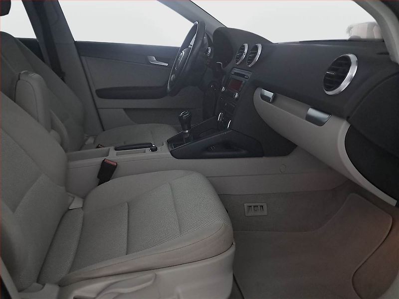 Audi A3 (2011) 1.6 TDI, Serv.kniha, Tempomat - fotka 9 z 17