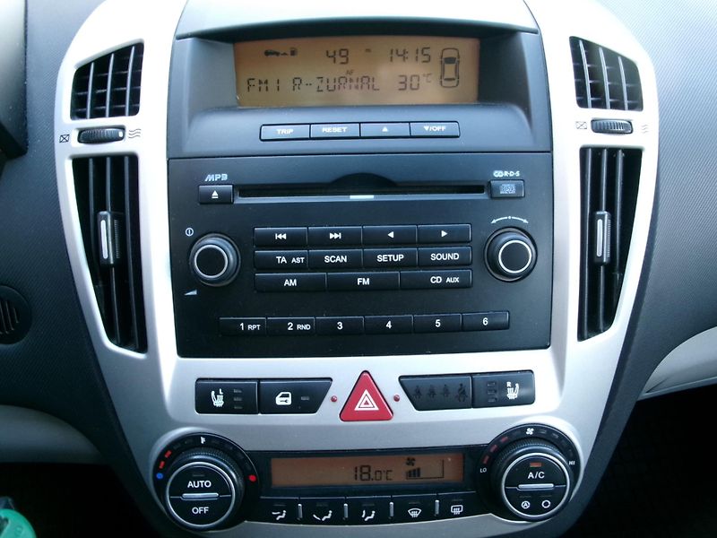 Kia Ceed (2007) 1,6 CVVT AC VÝHŘEV rozvody - fotka 17 z 27