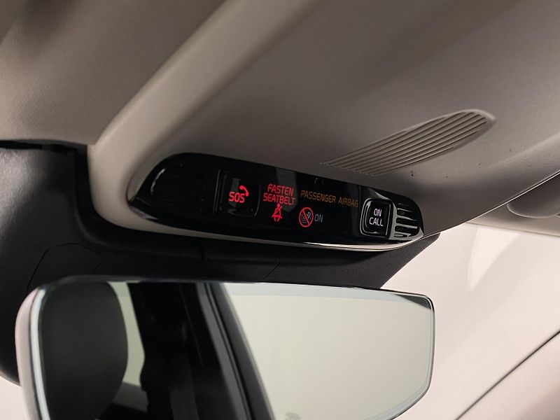Volvo XC60 B5 AWD INSCRIPTION AUT  - fotka 32 z 51