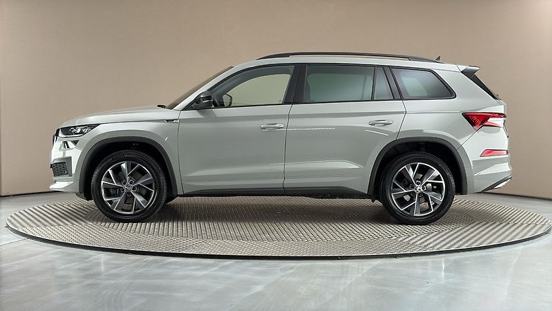 Škoda Kodiaq 2.0 TDI DSG 4x4 Sportline - fotka 4 z 30