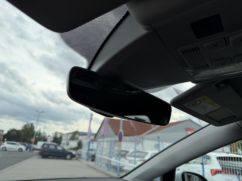 Volkswagen Golf Combi VII 1,6 TDi/85kW - fotka 37 z 66