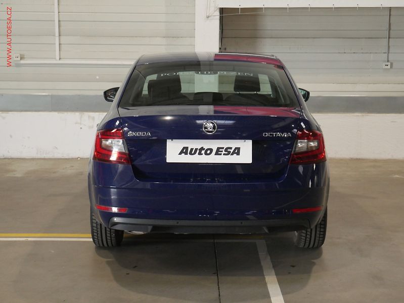 Škoda Octavia (2018) 2.0TDi, ČR, Style, LED - fotka 5 z 21
