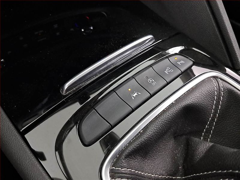 Opel Insignia (2018) 2.0 CDTI, Navi, Tempomat - fotka 18 z 21