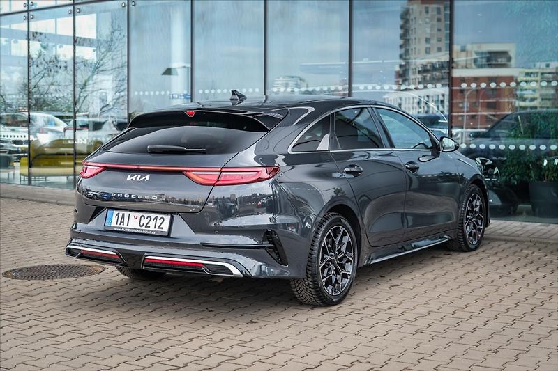 Kia ProCeed 1,5 T-GDi GPF 7DCT  GT LINE PL - fotka 4 z 25