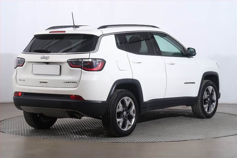 Jeep Compass (2020) 1.4 MultiAir, 4X4, Automat - fotka 5 z 24
