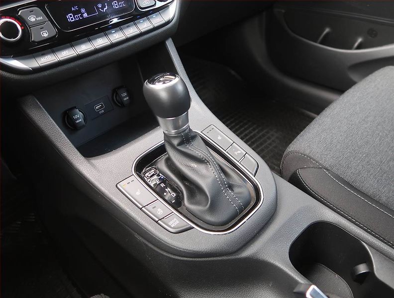 Hyundai i30 (2023) Family 1.5 T-GDI MHEV, Automat - fotka 13 z 19