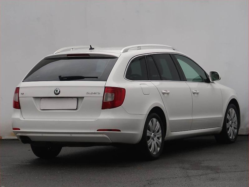 Škoda Superb (2010) Ambition 2.0 TDI, Serv.kniha - fotka 5 z 18