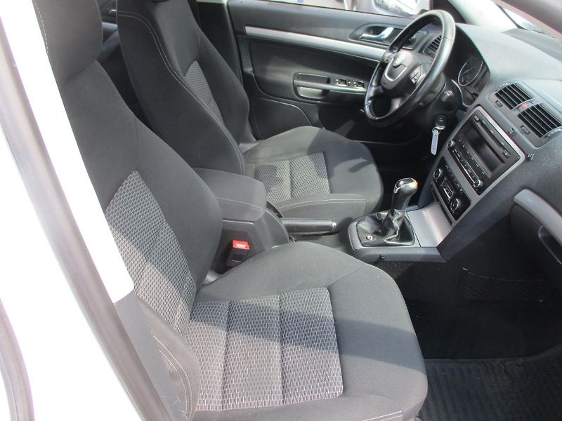 Škoda Octavia (2011) combi II 4x4 1,6 TDi   - fotka 6 z 9