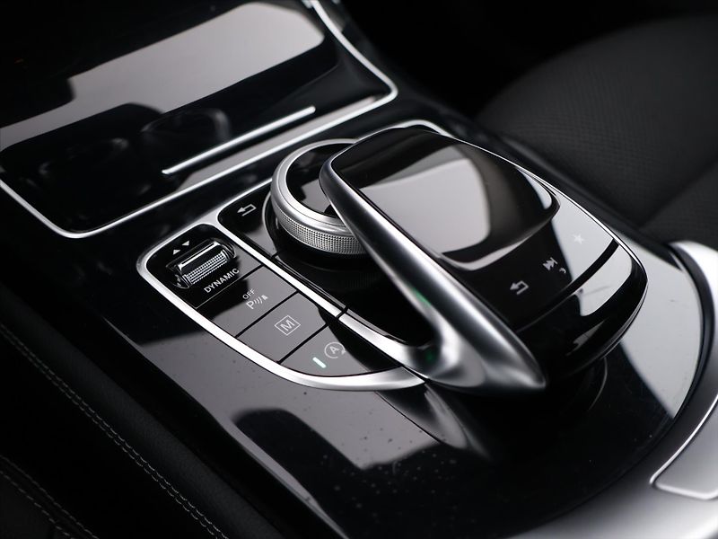 Mercedes-Benz GLC 2,1 220d 125kW 4MATIC CZ DPH - fotka 19 z 27