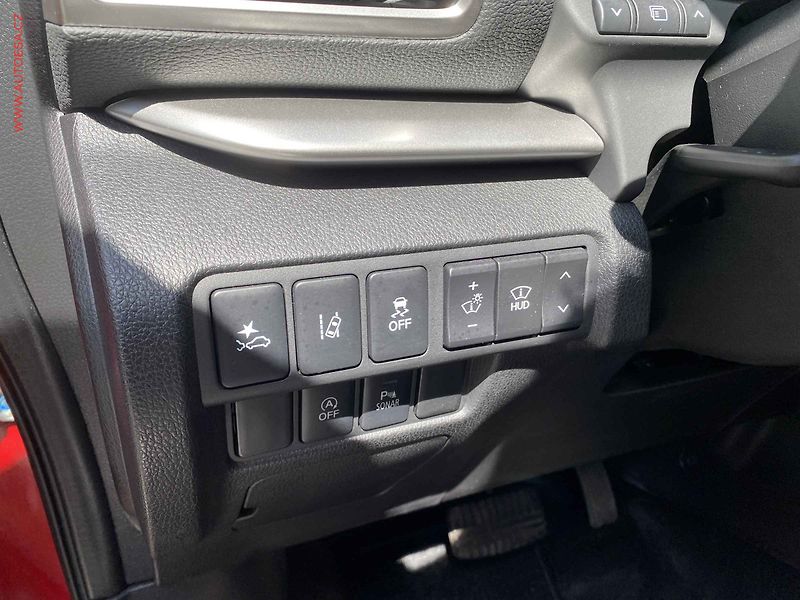 Mitsubishi Eclipse Cross (2018) 1.5 T-MIVEC 4x4, TOP, AT, LED - fotka 15 z 21