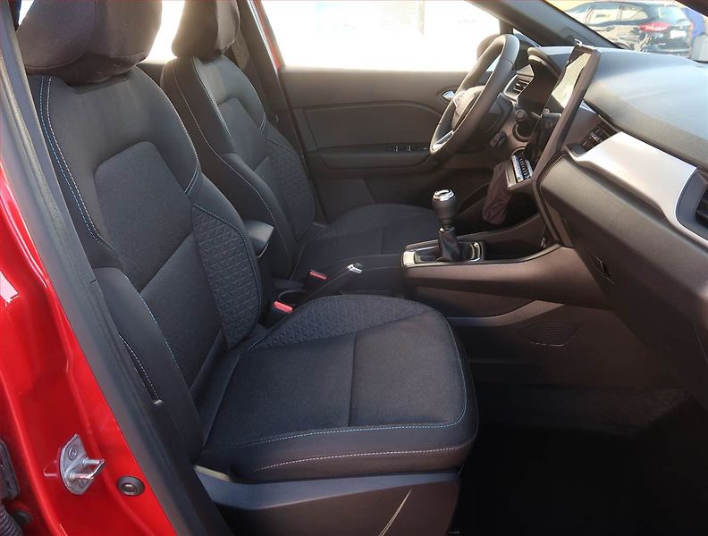 Renault Captur (2025) 1.0 TCe - fotka 9 z 19