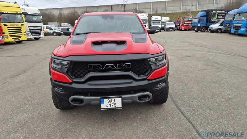 Dodge RAM (2022) 1500 TRX 6.2 HEMI V8 523kW - fotka 2 z 19