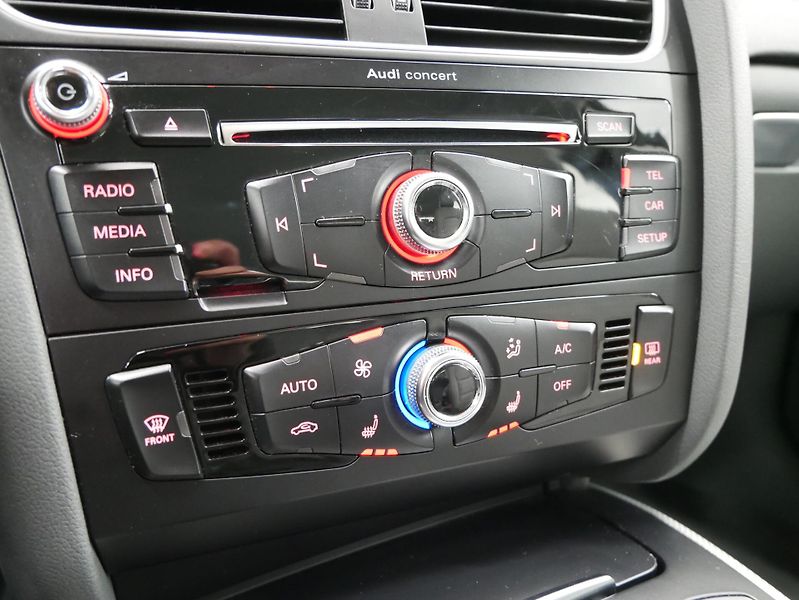 Audi A4 - fotka 21 z 25