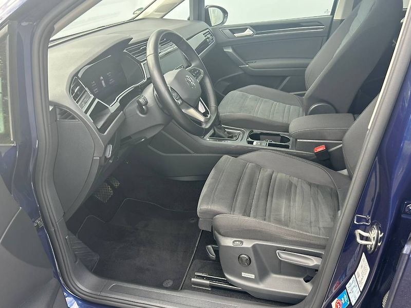 Volkswagen Touran (2022) 2.0 TDI DSG TAŽNÉ PANORAMA - fotka 6 z 31
