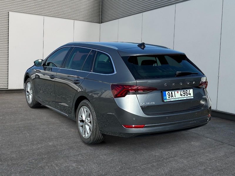 Škoda Octavia (2022) STYLE 2.0TSI 140kW DSG 4x4 CZ - fotka 4 z 11