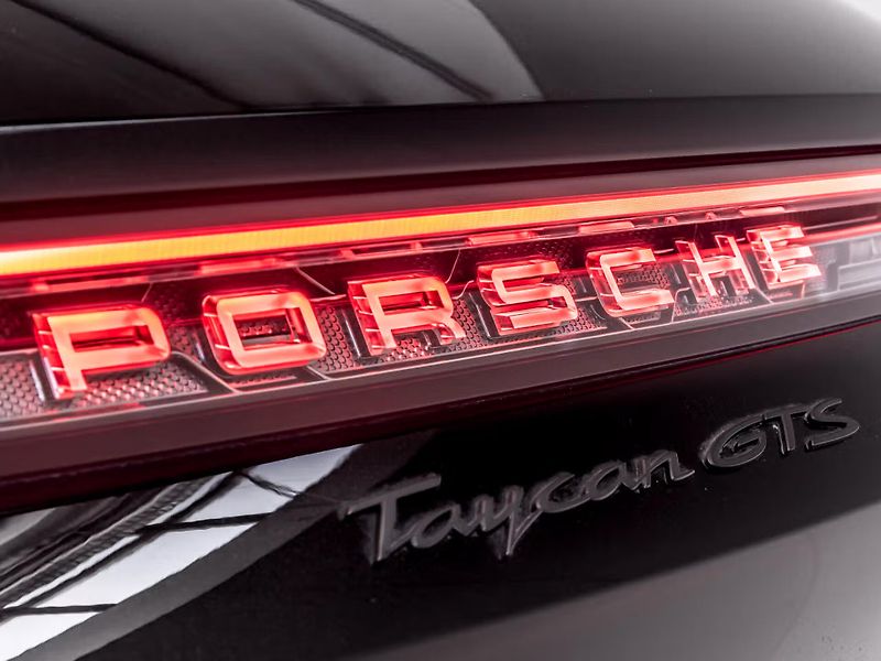 Porsche Taycan GTS Sport Turismo HuD 360 Inno - fotka 8 z 20