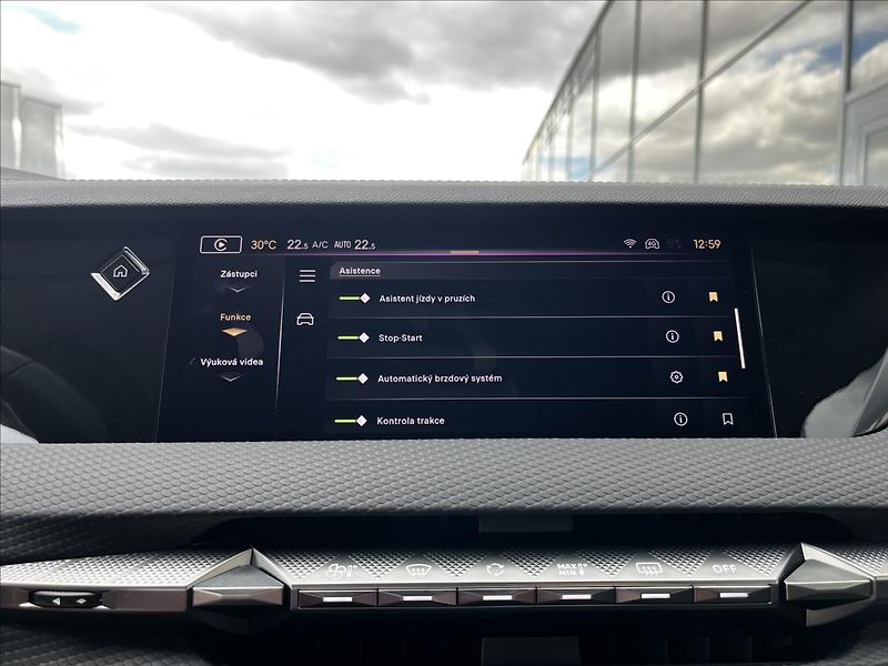 DS Automobiles DS4 1,5 BlueHDi 130k Trocadero  Ds - fotka 14 z 26