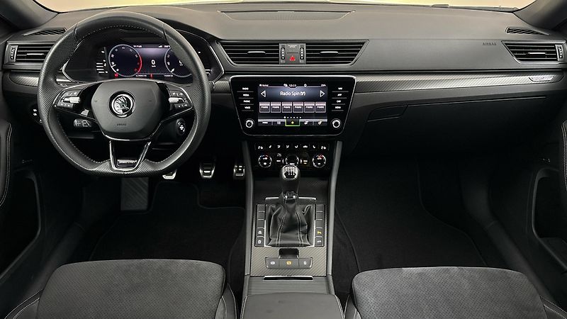 Škoda Superb 1.5 TSI Sportline Combi - fotka 8 z 30