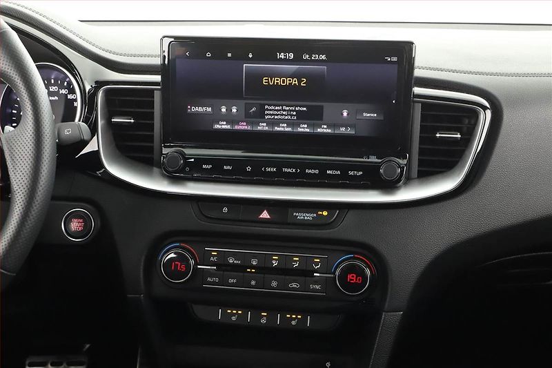 Kia Ceed (2025) 1.5 T-GDI, GT LINE, Automat - fotka 9 z 18
