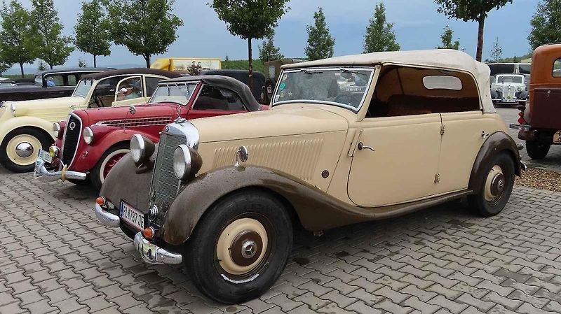 Pálavský Oldtimer přilákal na Břeclavsko desítky elegantnch veteránů.