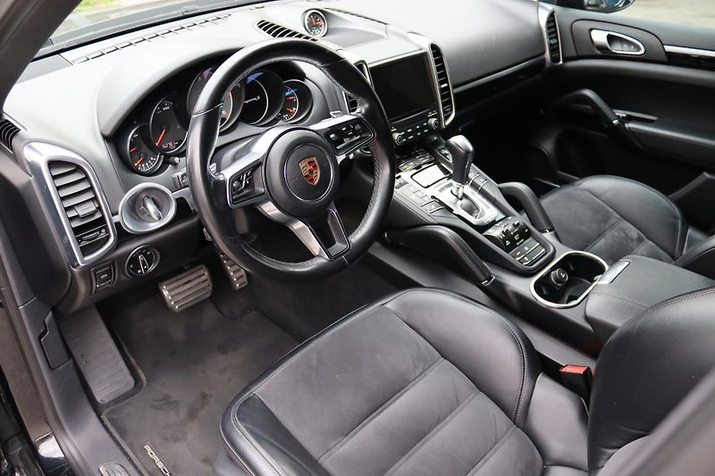 Porsche Cayenne S DIESEL 4.2 V8 283kW 4X4 DPH - fotka 20 z 50