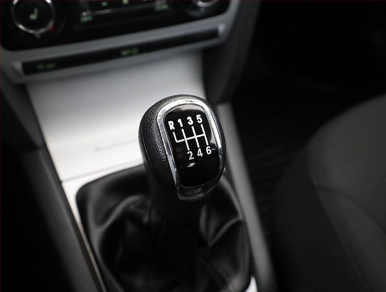Škoda Octavia (2010) Ambiente Plus 1.4 TSI, po STK - fotka 12 z 15
