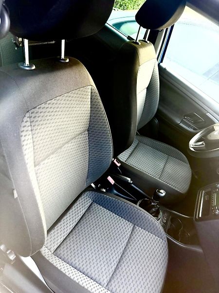 Škoda Fabia (2013) Škoda Fabia manuál  - fotka 14 z 15