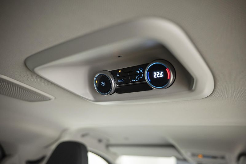 Ford Tourneo Custom 2.0 EcoBlue 125 kW 4x4 - fotka 49 z 53