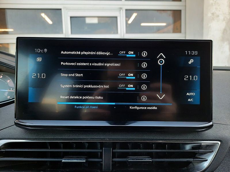 Peugeot 3008 ALLURE PACK 1.5 BHDi 130k EAT8 - fotka 21 z 28