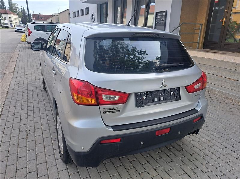 Mitsubishi ASX 1,8 Di-D  4x4 - fotka 8 z 50