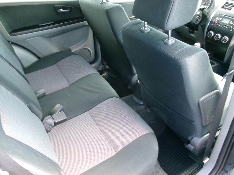 Suzuki SX4 (2007) 1,6i KLIMA VÝHŘEV - fotka 16 z 26