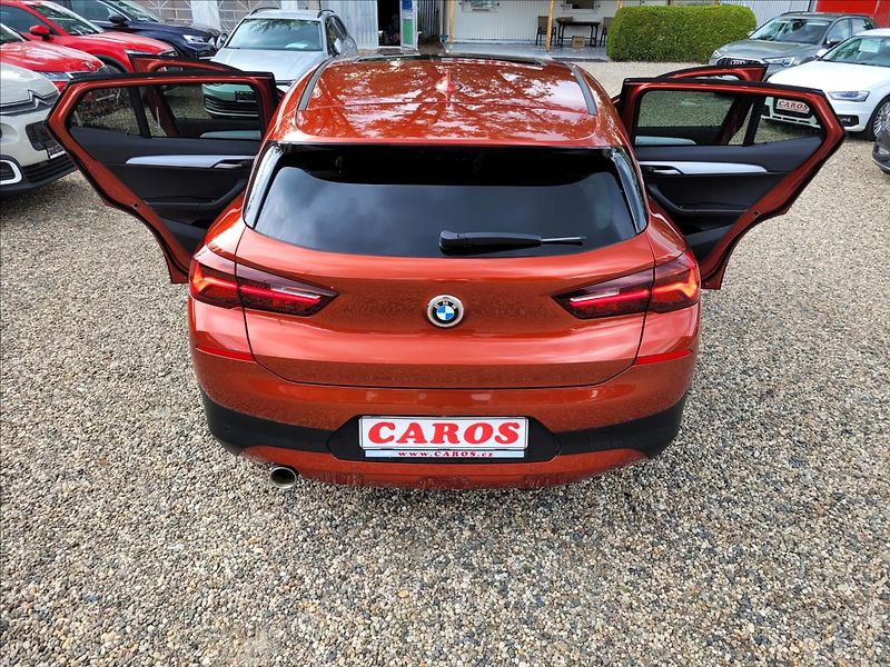 BMW X2 18i ,led,navi,kůže,výhřev - fotka 41 z 47