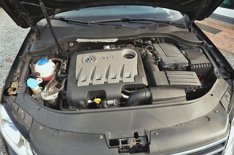 Volkswagen Passat (2014) 2.0 TDi 103kW Bi-XENON / TAŽNÉ - fotka 14 z 39