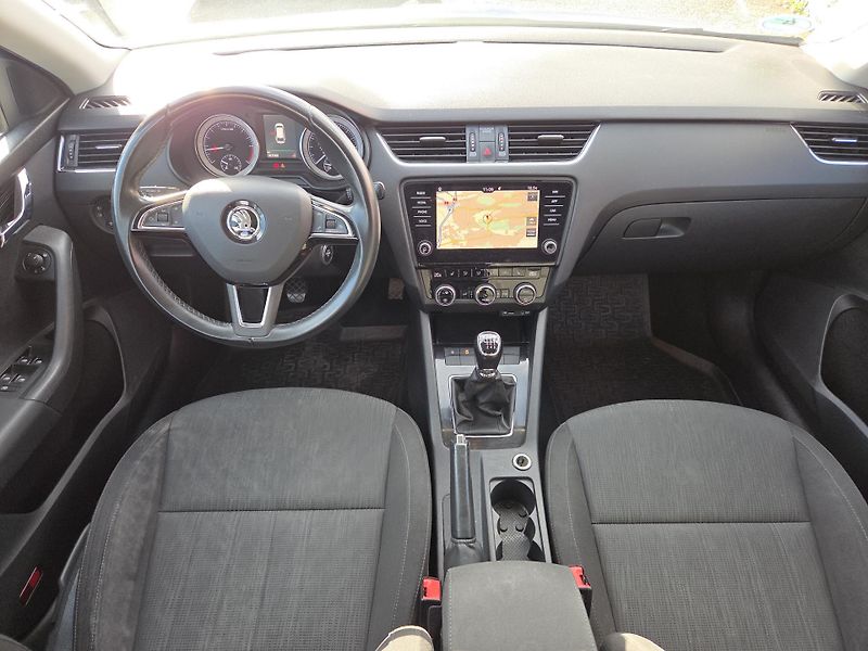 Škoda Octavia 2,0TDi kombi lze splátky VŠEM - fotka 8 z 11