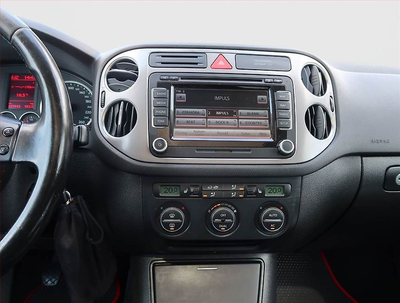 Volkswagen Tiguan (2008) 2.0 TDI, 4X4, Navi, Tempomat - fotka 12 z 23