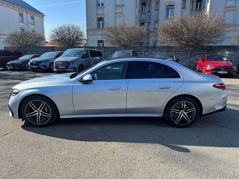 Mercedes-Benz Třídy E (2025) E 450 d 4MATIC - fotka 4 z 27
