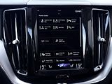 Volvo XC60 B4 AWD (nafta) // REZERVACE - náhled 30