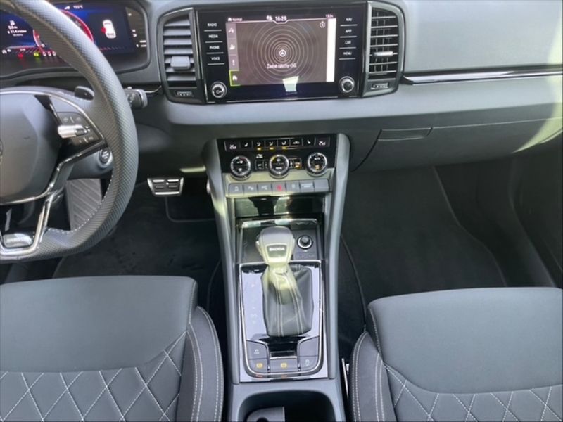 Škoda Karoq 1,5 TSI Sportline DSG - fotka 10 z 11